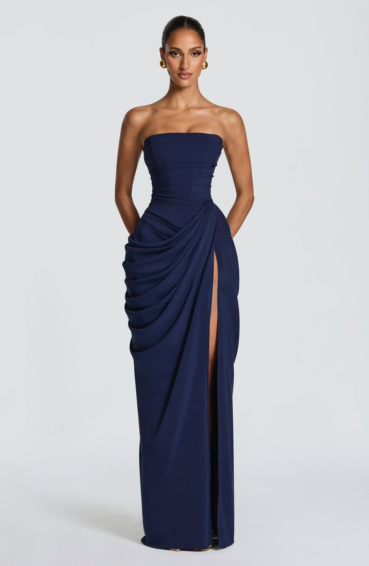 Sabrina - Vestido maxi sem Alças com corte Escultural e Fenda