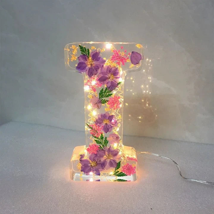 FloraShine - Candeeiro Noturno Artesanal em Resina Com Flores