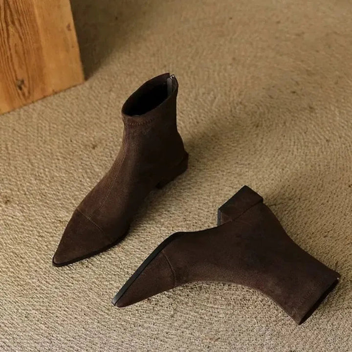 Jerlina - Botas De Cano Curto Em Camurça Com Biqueira Pontiaguda