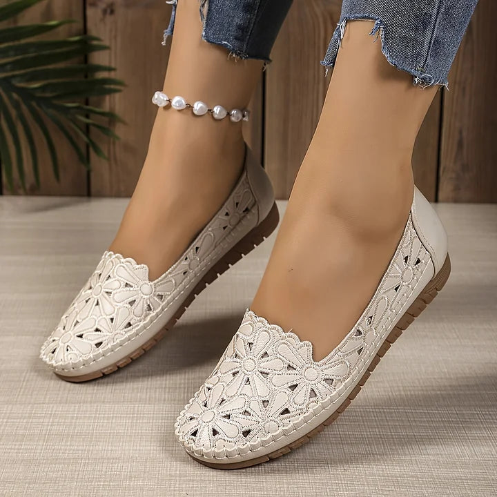 Inessa - Sapatos Ortopédicos Elegantes com Recortes