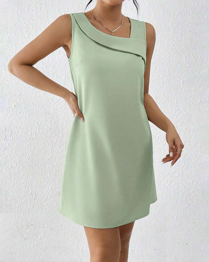 Ayna - Vestido sem Mangas com Gola Assimétrica