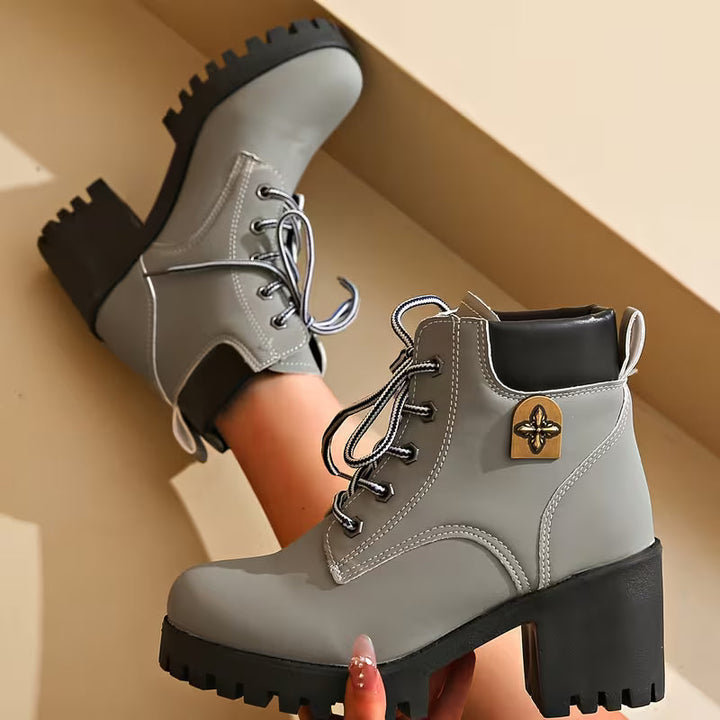 Donjeta - Botas de Cano Curto Com Salto Grosso e Atacadores
