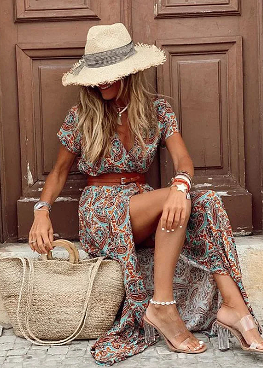 Briony - Vestido Longo Elegante com Estampa Paisley e Cinto