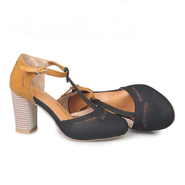 Minha - Sapatos Com Salto Grosso e Tira em T