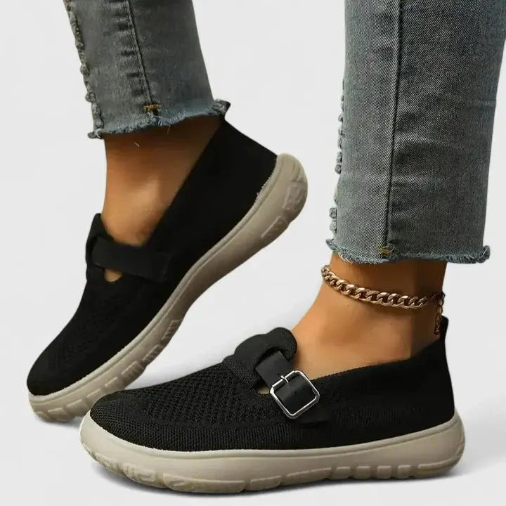 Clemencia - Mocassins com Parte Superior em Malha e Tiras Com Fivela