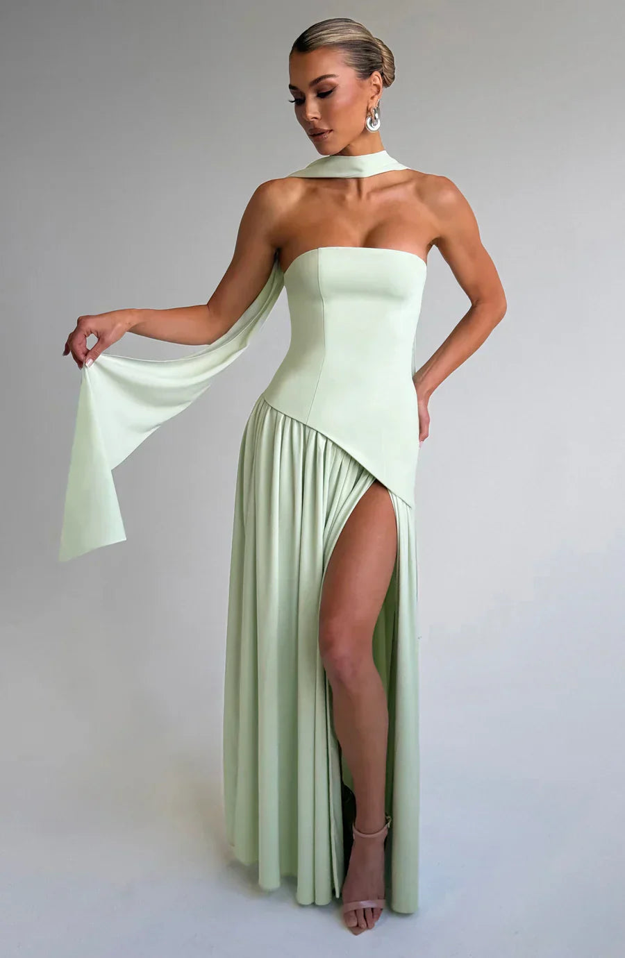 Zalfaa - Vestido Longo Elegante Sem Mangas