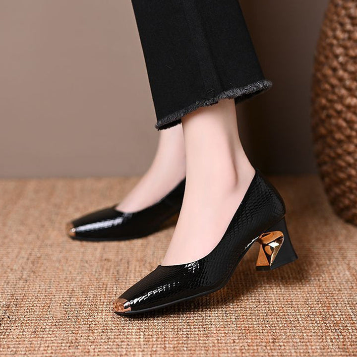 Jeong - Sapatos De Salto Quadrado Com Padrão De Pele De Cobra