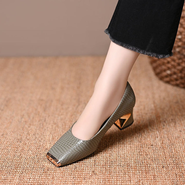Jeong - Sapatos De Salto Quadrado Com Padrão De Pele De Cobra