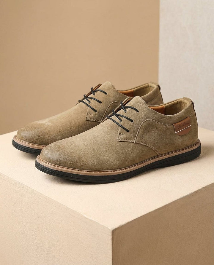 Erling - Sapatos de camurça com atacadores e costuras contrastantes